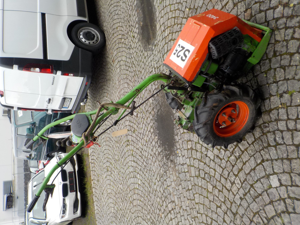  Nr._S25_2_Einachsschlepper_Agria_3400_Mindestgebot_550_Euro.JPG