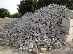  Nr._03_bis_Nr._07_Posten_mit_je_20_Tonnen_Granit_Großsteinpflaster_Mindestgebot_je_1000_Euro__3_.JPG
