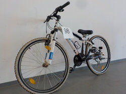  Nr._098_Kinderrad_Cube_Team_260_Mindestgebot_40_Euro_01.JPG
