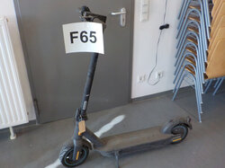  Nr._065_E-Scooter_Ninebot_Mindestgebot_50_Euro.JPG