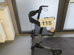 Nr._115_Rollator__Mindestgebot_10_Euro.JPG