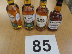Nr._085__4_Flaschen_Whisky__Mindestgebot_20_Euro.JPG