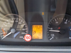  Nr._09_10_Mercedes_Benz_Vito_4x4_113_CDI_Extralang_Mindestgebot_3.200_Euro.JPG