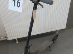Nr._016__1_E-Scooter__gebraucht__Mindestgebot_50_Euro.JPG