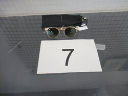  Nr._007_Sonnenbrille_Barton_Ferreira__neu__Mindestgebot_2_0_Euro_01.JPG