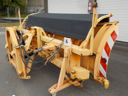  Nr._04_1_Schneepflug_Beilhack_Mindestgebot_300_Euro.JPG