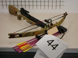  Nr._W44_Armbrust_Man_Kung_mit_5_Pfeilen_Mindestgebot_40_Euro.JPG