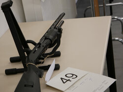  Nr._W49_1_halbautomatische_Flinte_Benelli_M3_Super_90__Kal._1276__350_Euro.JPG