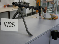  Nr._W25_1_Deko-Maschinengewehr__30_Euro.JPG