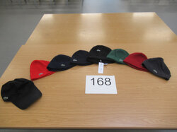 Nr._168_7_Wollmützen__1_Base_Cap_Lacoste_Mindestgebot_150_Euro_01.JPG