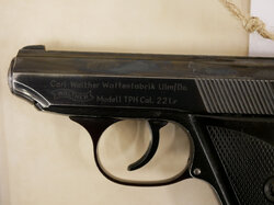  Nr._W64_3_Pistole_Walther_TPH_Kal._22lr__30_Euro.JPG