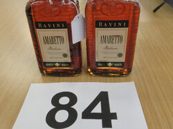 Nr._084__2_Flaschen_Amaretto__Italien__Mindestgebot_10_Euro.JPG