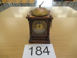 Nr._184_Tischuhr_Mindestgebot_100_Euro_01.JPG