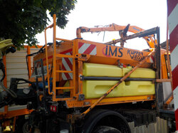 Nr._81_08_Unimog_U_530_mit_Mähgerät_Mulag_MKM_700_u_Schneepflug_Beilhack_u_Streuer_Küpper_Weisser_Mindestgebot_38000_Euro.JPG