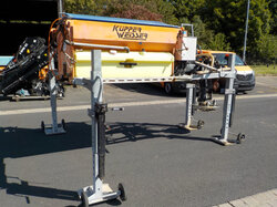  Nr._21_7_Küpper_Weisser_Motor_Feuchtsalzstreuer_Mindestgebot_800_Euro.JPG