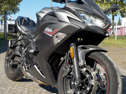  Nr._028_2_Motorrad_Kawasaki_Ninja_650.JPG
