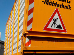  Nr._33_6_Mähgutanhänger_Stehmann_MHT_800_Mindestgebot_7000_Euro.JPG