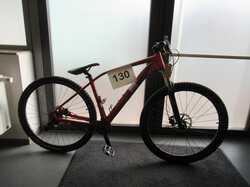 Nr._130_MTB_Specialized_rot_Mindestgebot_30_Euro.JPG
