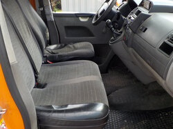  Nr._15_8_VW_T5_Kombi_Mindestgebot_1.900_Euro.JPG