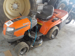  Nr._50_1_Rasentraktor_Husqvarna_Mod_CTH_171_Mindestgebot_400_Euro.JPG