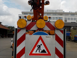  Nr._04_19_Unimog_U530_mit_Anbaugeräten_Mindestgebot_58.500_Euro.JPG