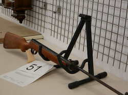  Nr._W51_3_Luftdruckgewehr_Haenel__Kal._4_5__15_Euro.JPG