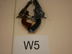  Nr._W05_zwei_Deko-Revolver__10_Euro.JPG