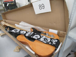  Nr._089__E-Gitarre_Harley_Benton__gebraucht__Mindestgebot_150_Euro_01.JPG