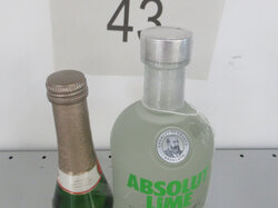  Nr._043__1_Flasche_Absolut_Vodka___1_Pkkolo__Mindestgebot_9_Euro_01.JPG