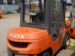  Nr._16_4_Gabelstapler_Toyota_FSV_A410_Mindestgebot_500_Euro.JPG