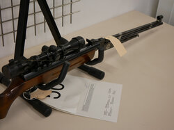  Nr._W50_2_Luftgewehr_Weihrauch_HW_35__mit_Wechsellauf__erlaubnispflicht.__50_Euro_.JPG