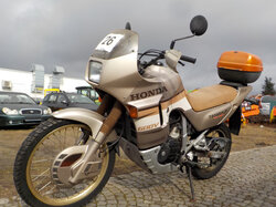  Nr._26_1_Honda_Transalp_600_V_Mindestgebot_950_Euro.JPG