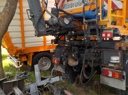Nr._81_06_Unimog_U_530_mit_Mähgerät_Mulag_MKM_700_u_Schneepflug_Beilhack_u_Streuer_Küpper_Weisser_Mindestgebot_38000_Euro.JPG