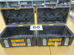 Nr._060_Zwei_Werkzeugkoffer_Dewalt_Mindestgebot_20_Euro.JPG